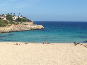 Beach nearby - Nice apartment for 4-5 people with communal pool in the Cala Mandia (Manacor)