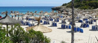 Mukava huoneisto 4-5 hengelle, uima-allas Cala Mandiassa