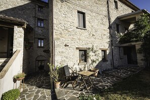 Terrace/patio - Appartamentino Rustico in Villa Maindi with garden use and free WiFi (Pennabilli)