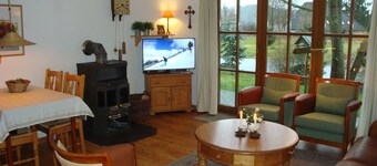 Lyxigt fritidshus, 100 meter från skogen, pool i närheten, 4 km från Edersee