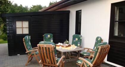 Luxes Ferienhaus, 100meter von Wald, Swimmingpool in die nÀhe, 4 km von Edersee