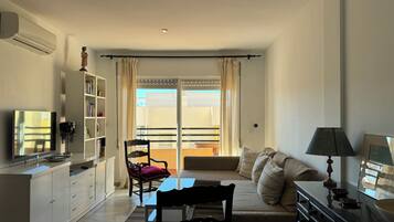 TV connectée, lecteur de DVD, livres, médiathÚque