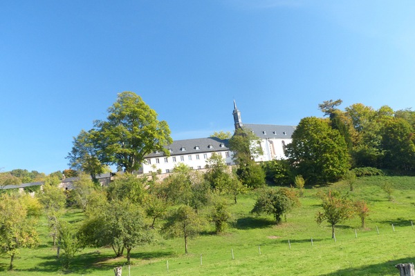 Das Kloster ist Ziel oder Ausgangspunkt der schönen Philosophenweg Wanderung.