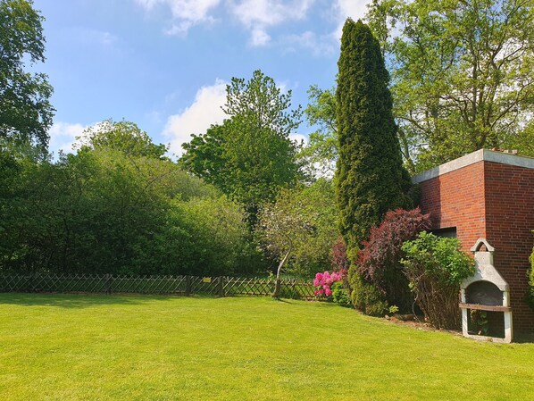 Property grounds - Liebermann, Andrea and Jochem Haus Nordseebrise - Holiday home Nordseebrise, (Holtgast)