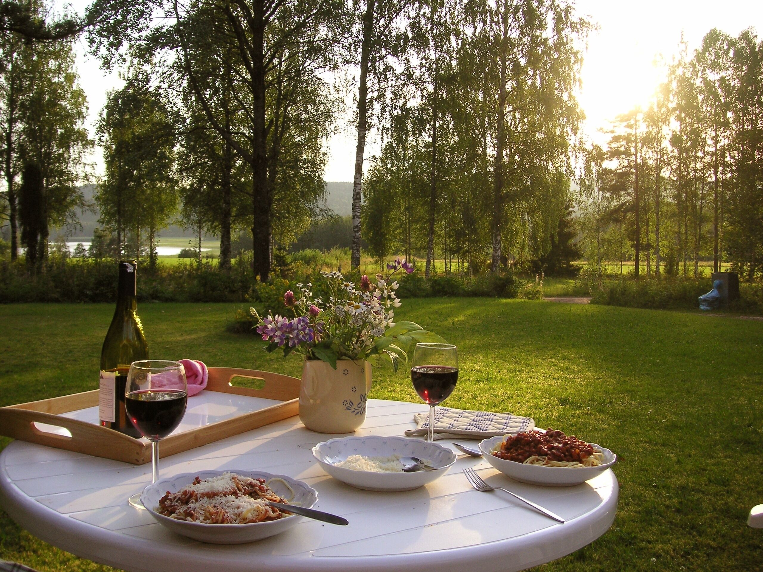 Outdoor dining