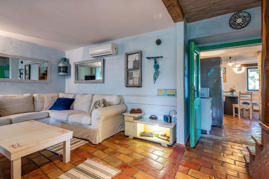 Ideal For Large Groups! Huge Garden, Pool, 7 Bedrooms, Centre Of Istria - Croatia