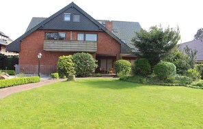 Unclassified image, 2 of 52, button