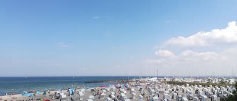 Una spiaggia nelle vicinanze