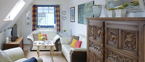 Fernseher, DVD-Player, Stereoanlage