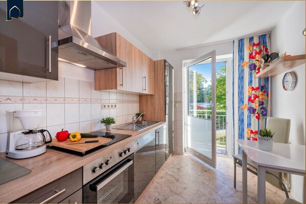 Refrigerador, horno, tostadora