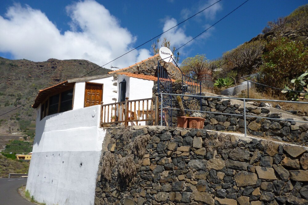 quiet Canarian small country house in the immediate vicinity of Hermigua