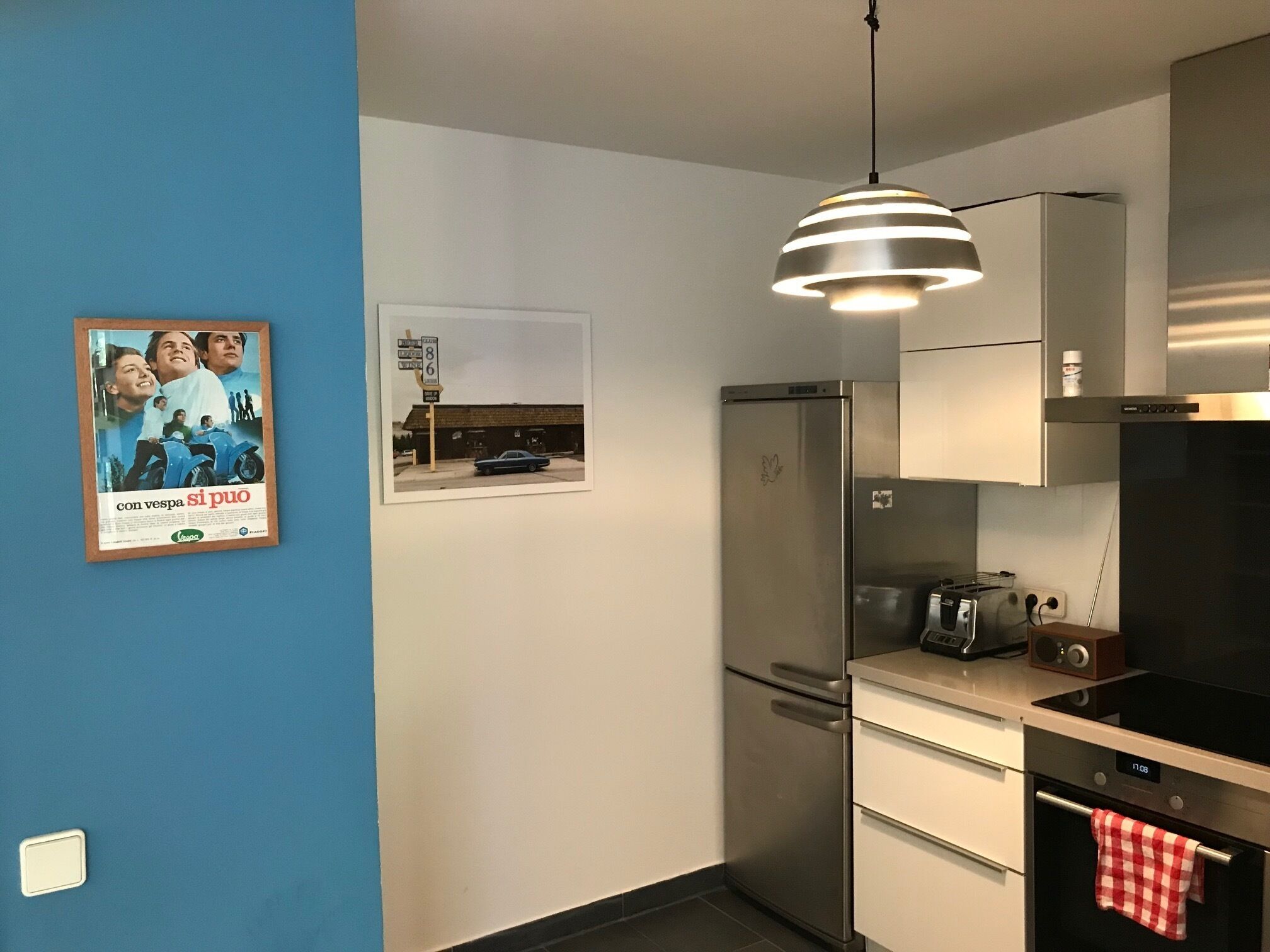 Great newly renovated apartment Eppendorf balcony with mid century furniture UKE