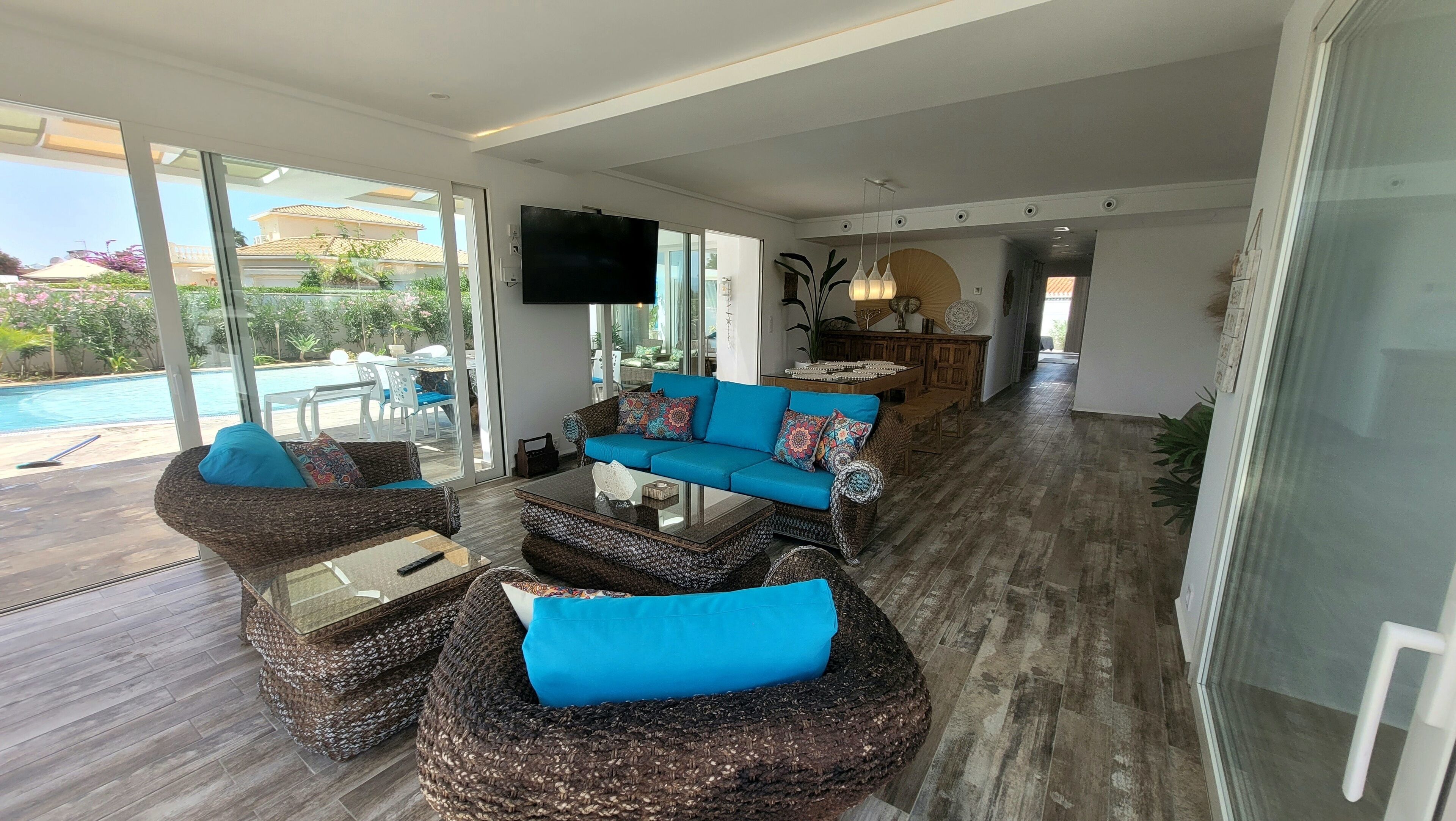 Beachnear NEW Bali Villa & BIG Pool,2 Jacuzzis, Cave,Waterfall,Chillout&Barbacoa