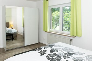 2 chambres, fer et planche à repasser, accès au Wi-Fi (inclus)