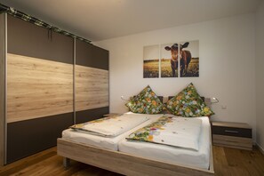 2 bedrooms, free WiFi, bed sheets, wheelchair access