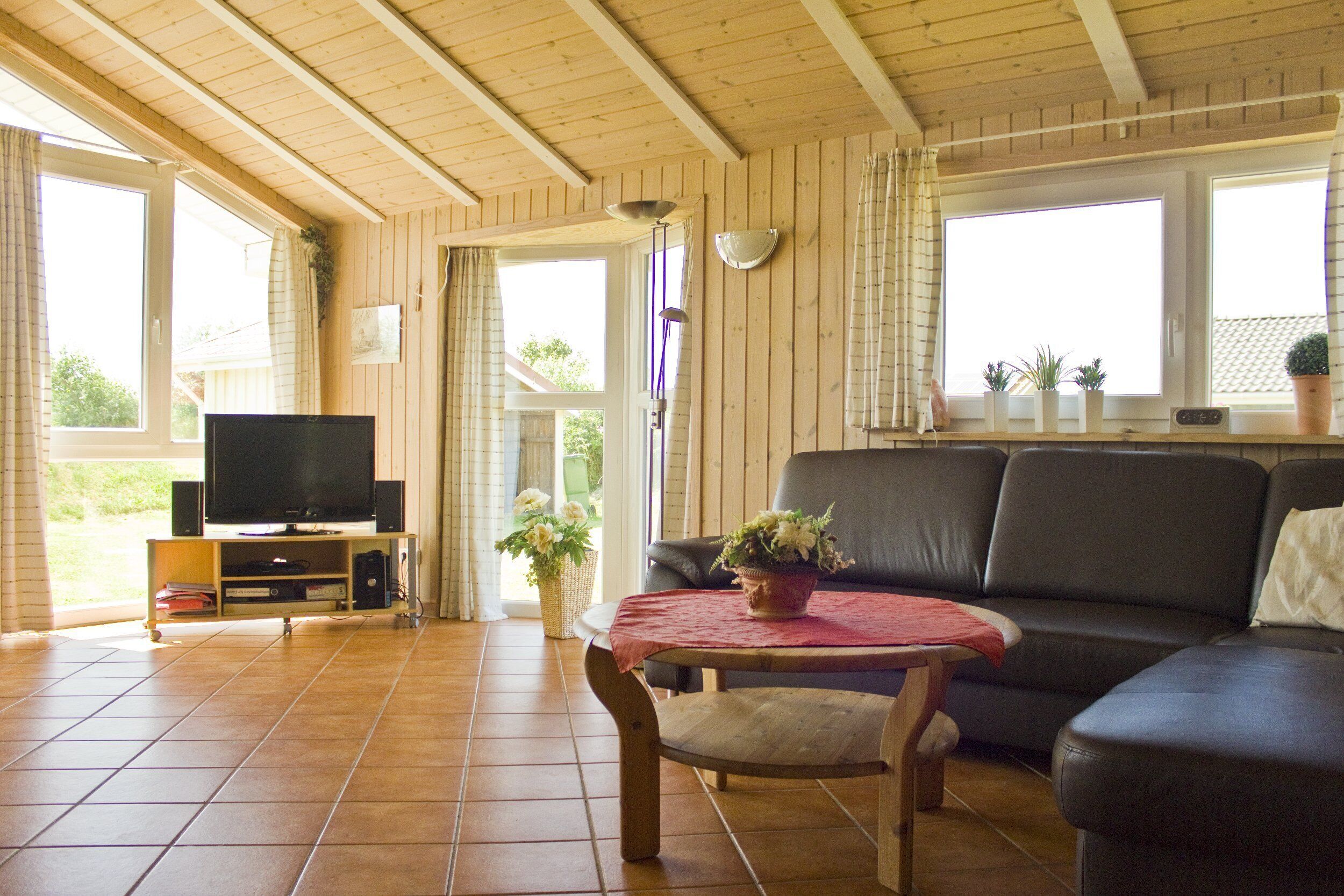 Télévision, lecteur de DVD, chaîne hi-fi