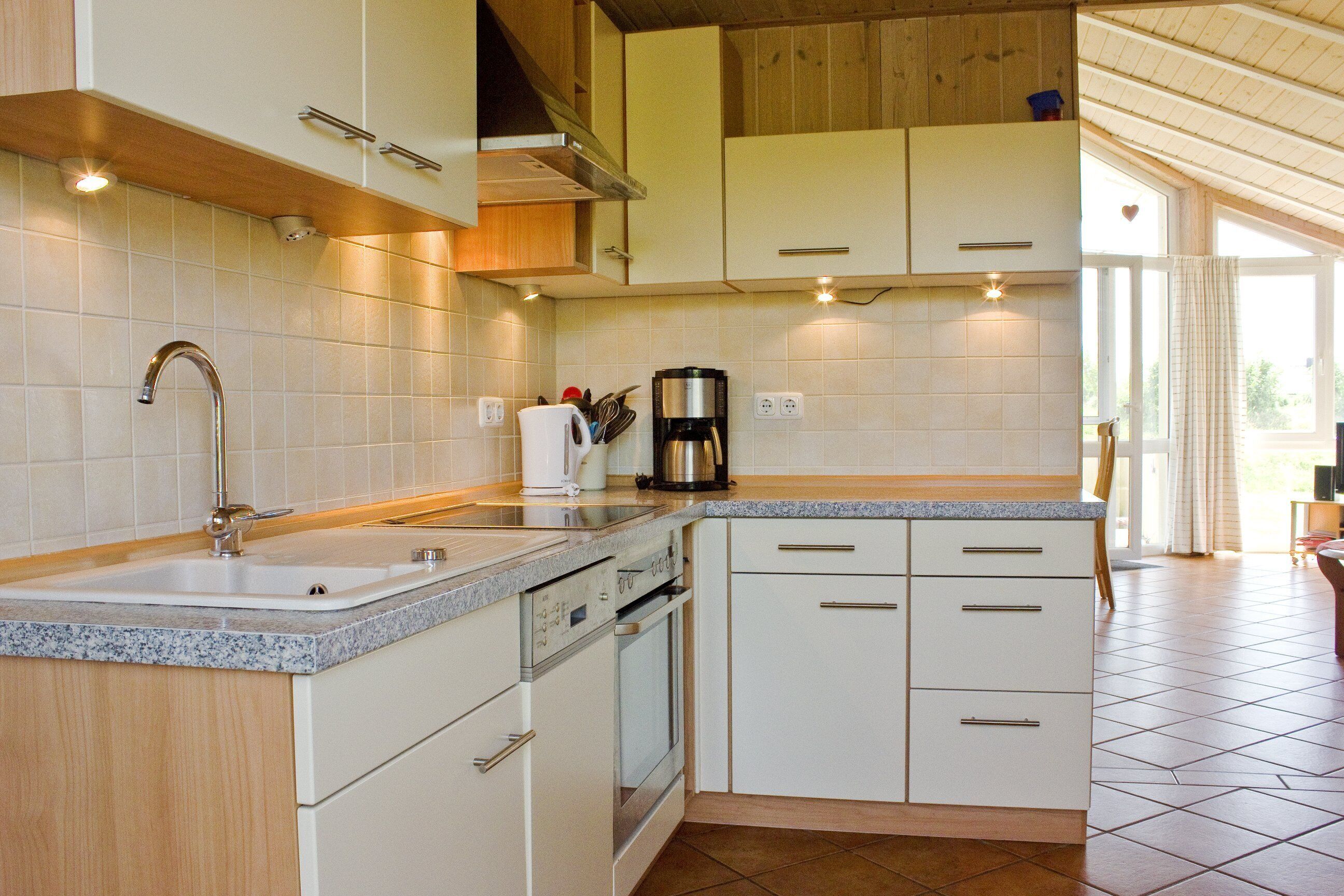 Réfrigérateur, four, plaque de cuisson, lave-vaisselle