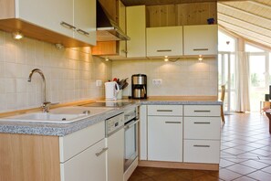 Køleskab, ovn, kogeplade, opvaskemaskine