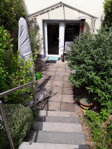 Auf dem sonnigen Hügel oberhalb von Neuwied am Rhein