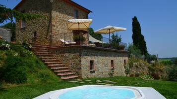 Idromassaggio all'aperto