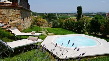Idromassaggio all'aperto
