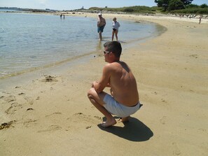 Una spiaggia nelle vicinanze