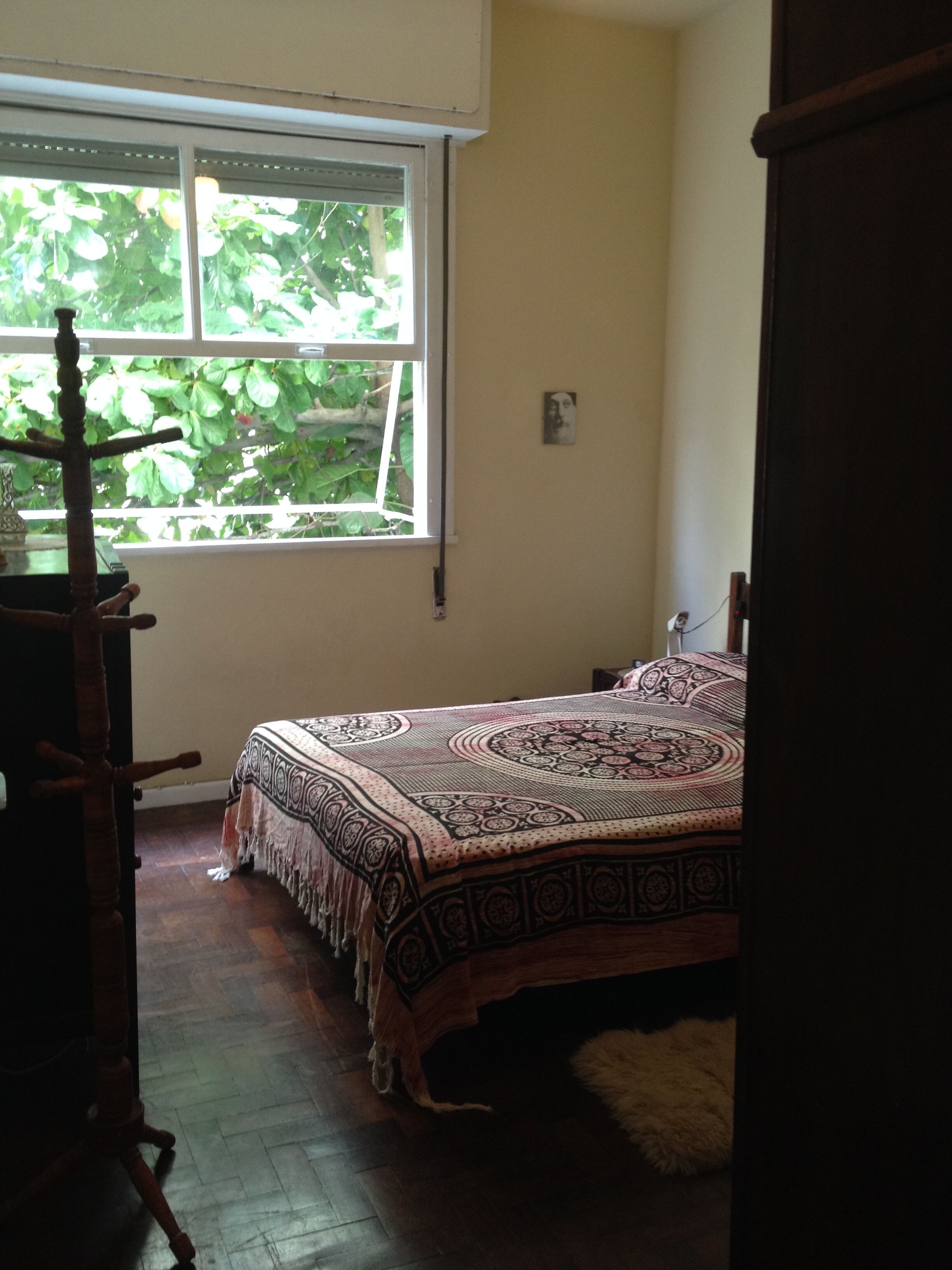 great holiday flat in Leme, Copacabana, with partial sea view from the 3 rooms