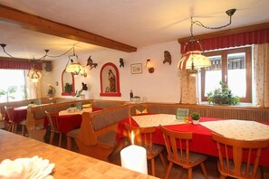 Dining - Holiday home in the nature paradise Hintersee (Hintersee)