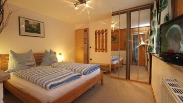 2 chambres, fer et planche Ă repasser, lit parapluie, Wi-Fi