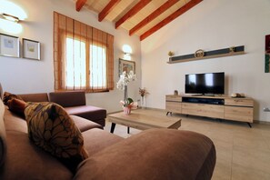 TV, DVD player, table tennis, books