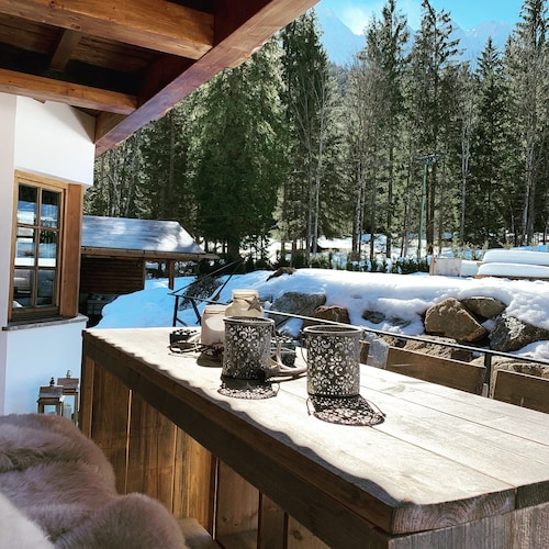 Ylellinen mökki aivan Zugspitze u. kauniilla Eibsee Garmisch Baijerilla