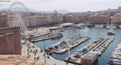 Vieux Port to Notre Dame de la Garde Triplex 70 m2 terrace