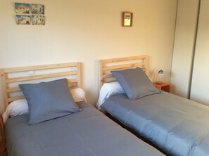 3 bedrooms, iron/ironing board, travel cot, free WiFi