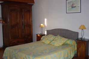5 Schlafzimmer, Bügeleisen/Bügelbrett, Reisekinderbett, kostenloses WLAN