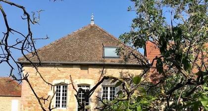 A house from 1733: calm and change of scenery in Burgundy