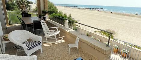 تناول الطعام بالخارج