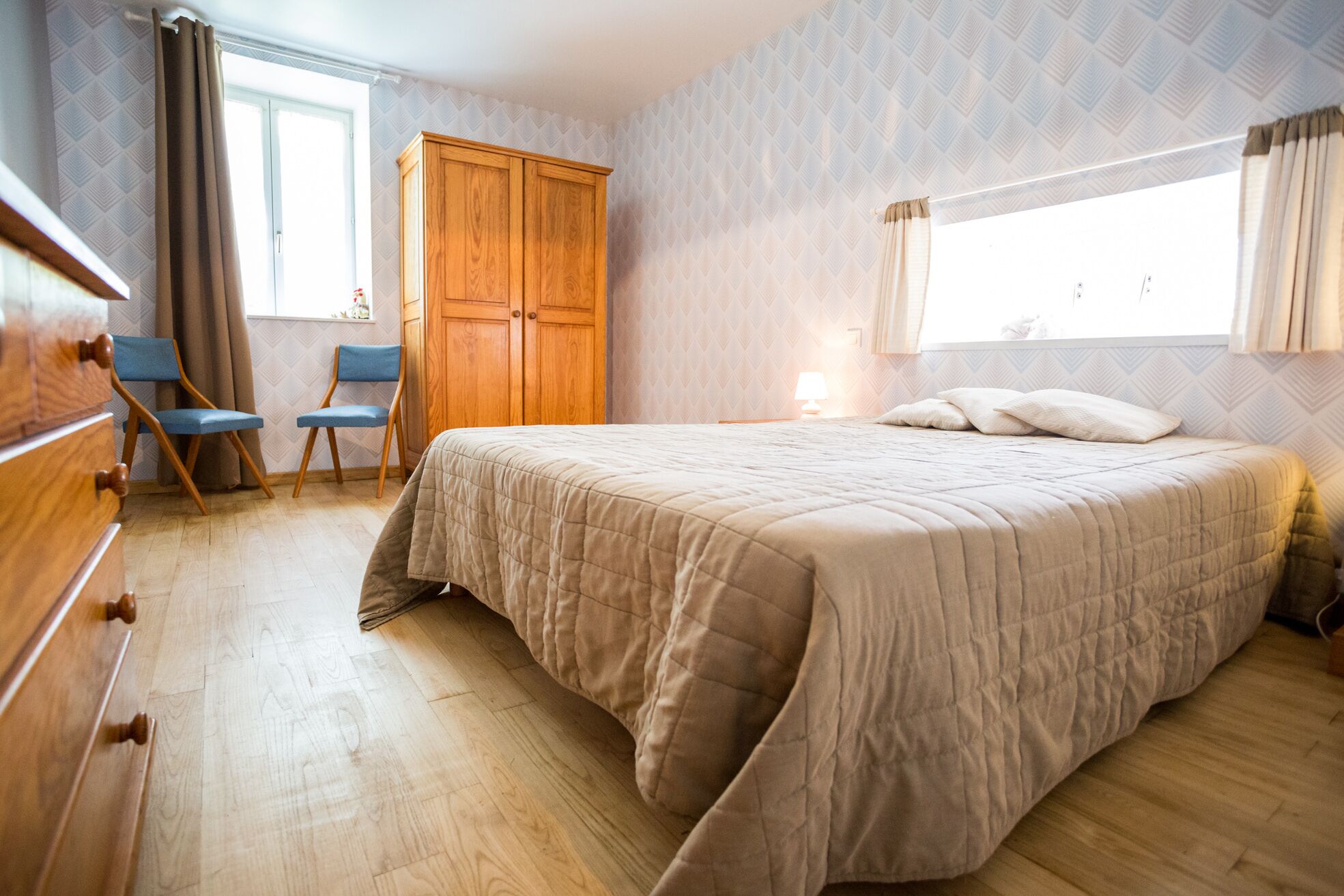 Quiet country cottage, large garden, children's games, beautiful walks, fishing.