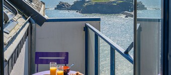 Seaview ! Bright veranda apartment at the foot of the beach 
