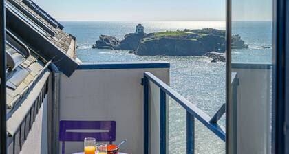 Seaview ! Bright veranda apartment at the foot of the beach