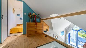 2 slaapkamers, een strijkplank/strijkijzer, gratis wifi, rolstoeltoegang