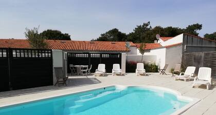 CLOS DES PINS **, cottage for 4 PEOPLE, 2 BEDROOMS, PRIVATE PATIO, SWIMMING POOL