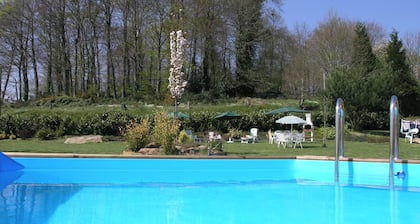 Alojamientos rurales finas para más de 15 personas - con piscina privada - calentados en abril a septiembre