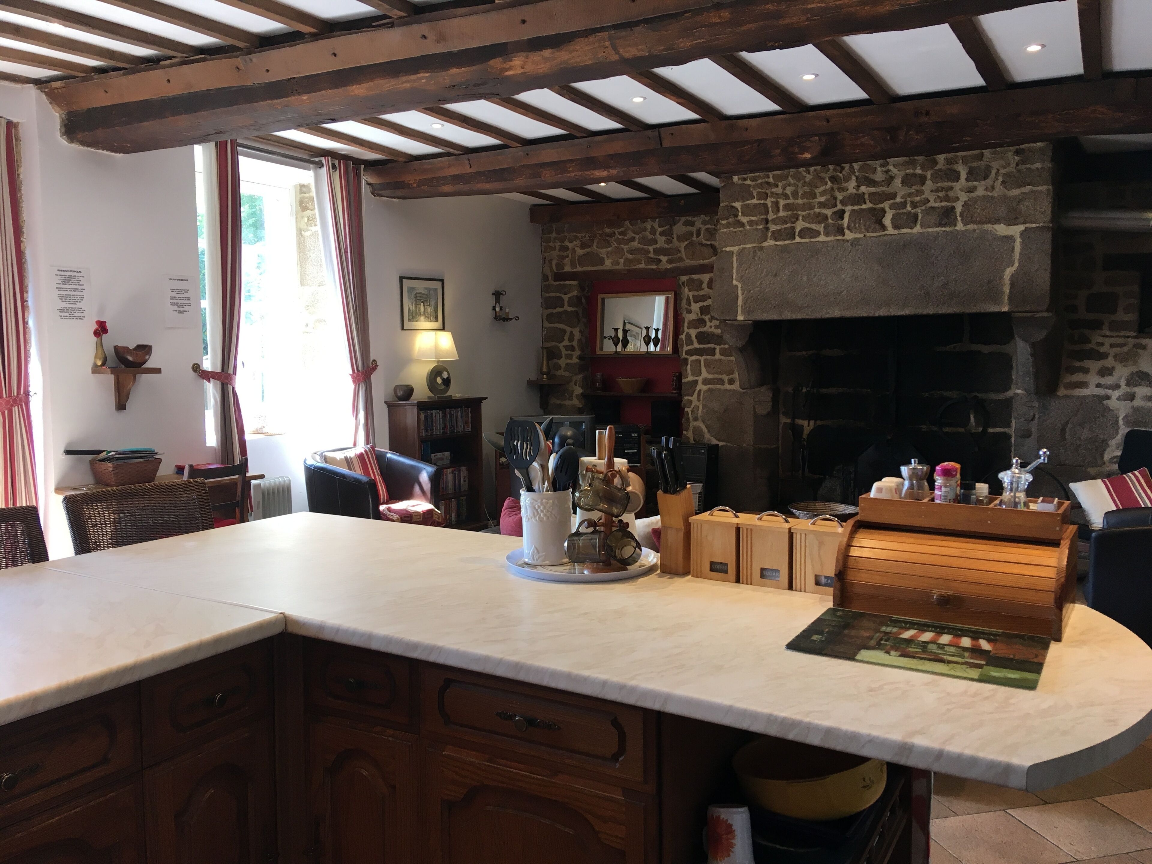 Beautiful rural houses for 14+ people - with private pool - heated April-September