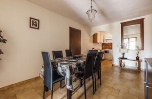 Dining - L'Arbousier apartment ground floor garden with sea view. (Portigliolo)