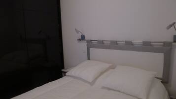 1 Schlafzimmer, Bügeleisen/Bügelbrett, Reisekinderbett, kostenloses WLAN