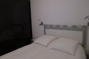 1 Schlafzimmer, Bügeleisen/Bügelbrett, Reisekinderbett, kostenloses WLAN