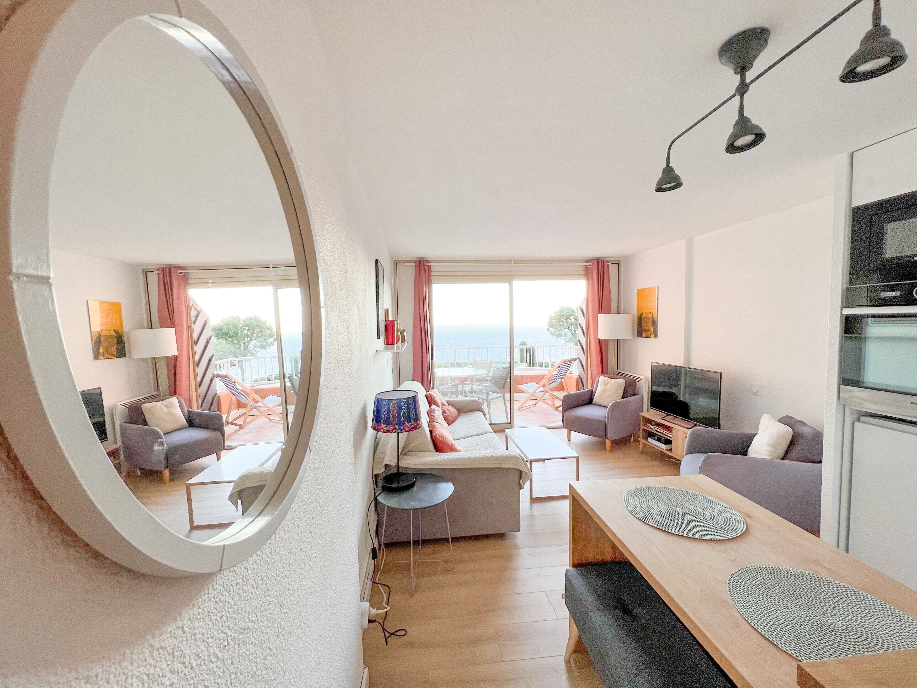 NEW!! Vue incroyable - appartement avec piscine