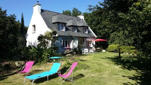 Property grounds - Beautiful Breton house with sea view in Tréompan (Ploudalmézeau)