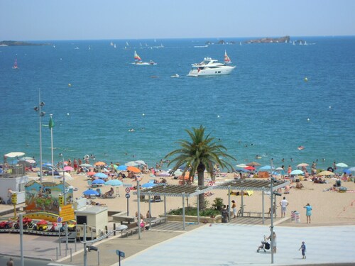 Front de mer à Fréjus-plage, vue magnifique , Climatisation, WIFI, 4/6p