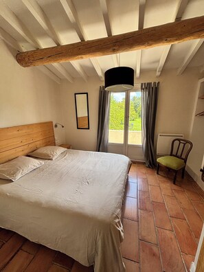 4 quartos, ferros/tábuas de passar roupa, Wi-Fi de cortesia